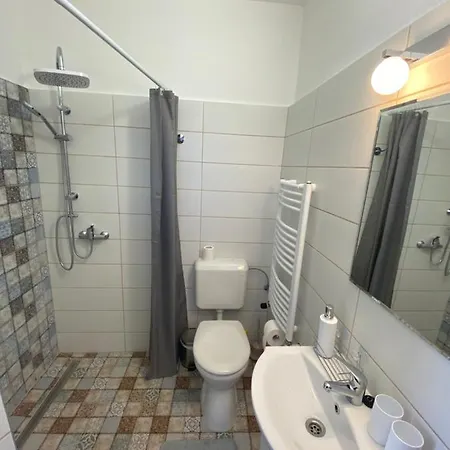Rad-var Apartmanhaz *