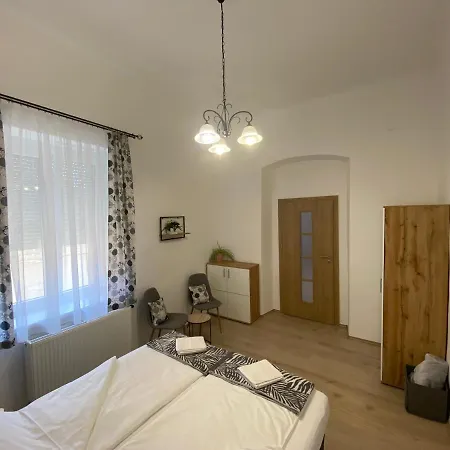 Rad-var Apartmanhaz Apartment