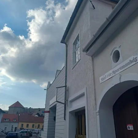 Apartment Rad-var Apartmanhaz Eger