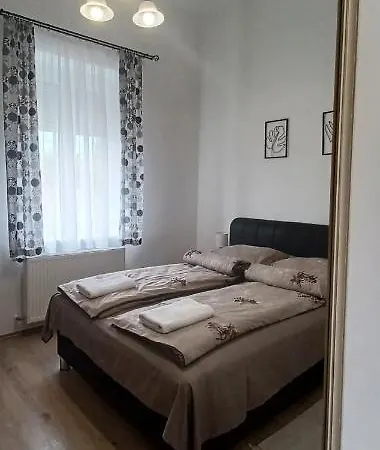 Rad-var Apartmanhaz Apartment *