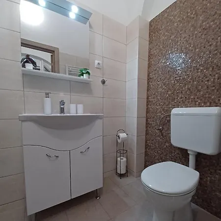 Rad-var Apartmanhaz * Eger