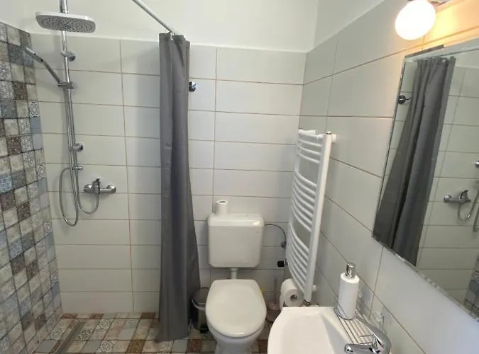 Rad-var Apartmanhaz *