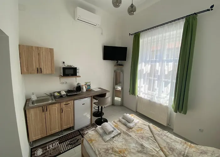 Rad-var Apartmanhaz Apartment