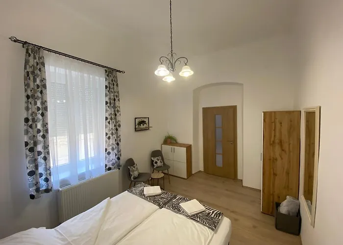 Rad-var Apartmanhaz Apartment