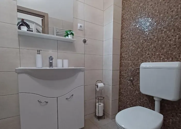 Rad-var Apartmanhaz * Erlau