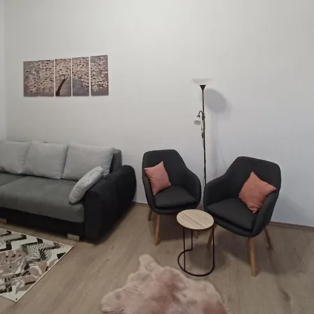 Rad-var Apartmanhaz Apartmán *