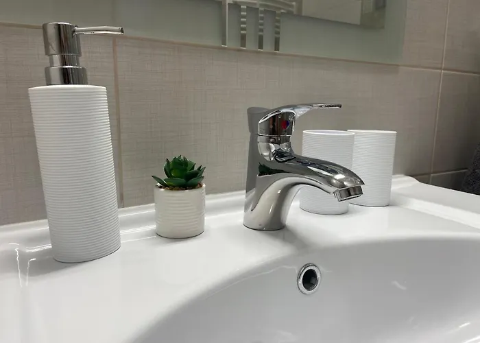 Rad-var Apartmanhaz Διαμέρισμα Έγκερ